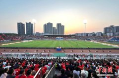 重庆铜梁龙登顶中超榜首 “西部足球城”打造最宠球迷赛区